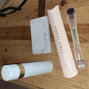 Seint( formerly Maskara Beauty) Cosmetic brush and cleaner